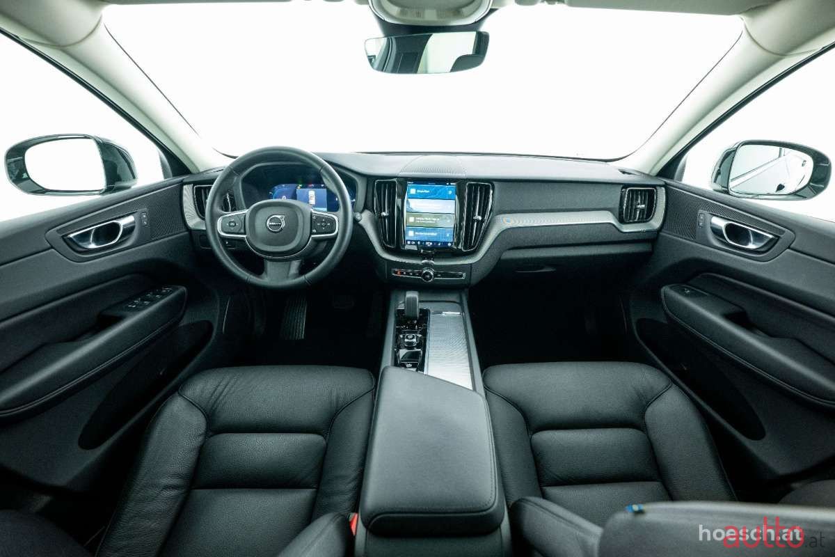 2023' Volvo XC60 photo #4