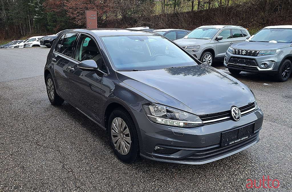 2019' Volkswagen Golf photo #1