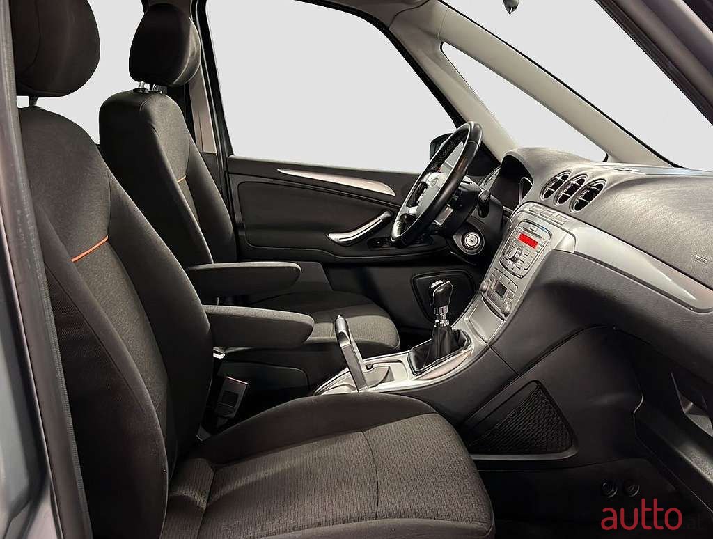 2009' Ford Galaxy photo #4