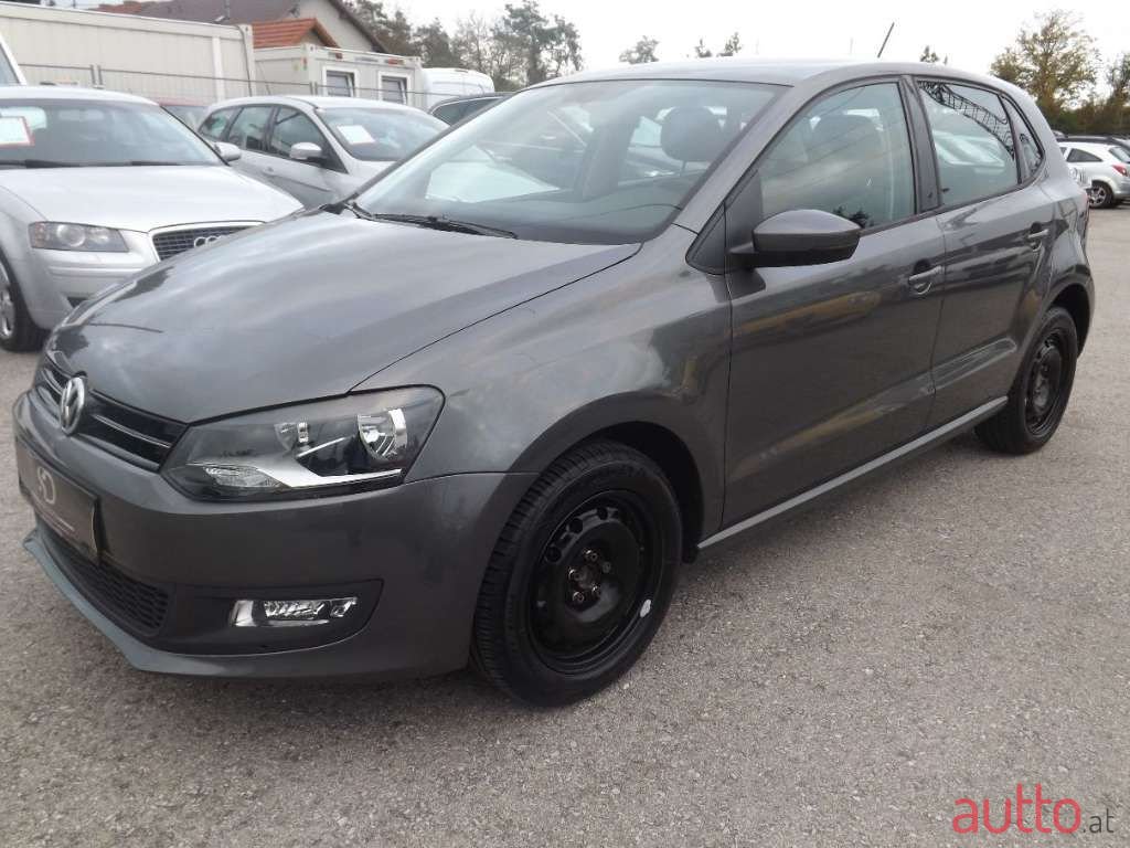 2013' Volkswagen Polo photo #3