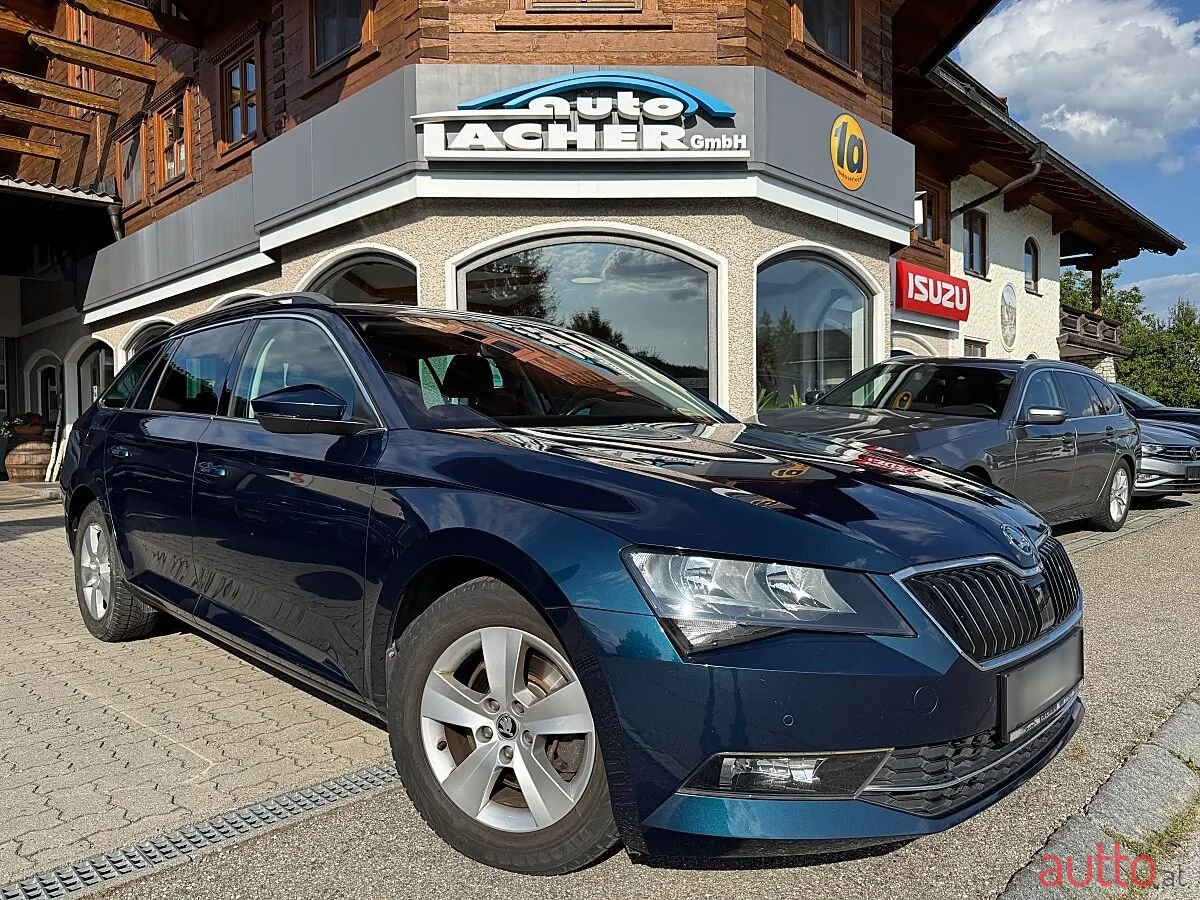 2019' Skoda Superb photo #2