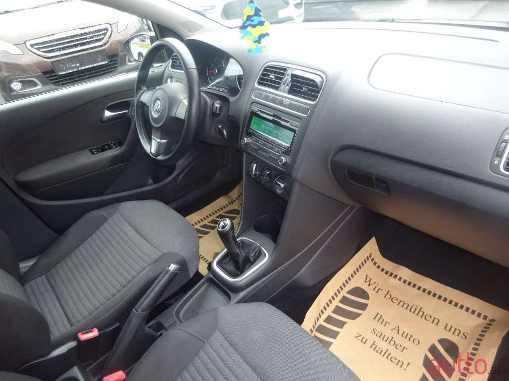 2012' Volkswagen Polo photo #4