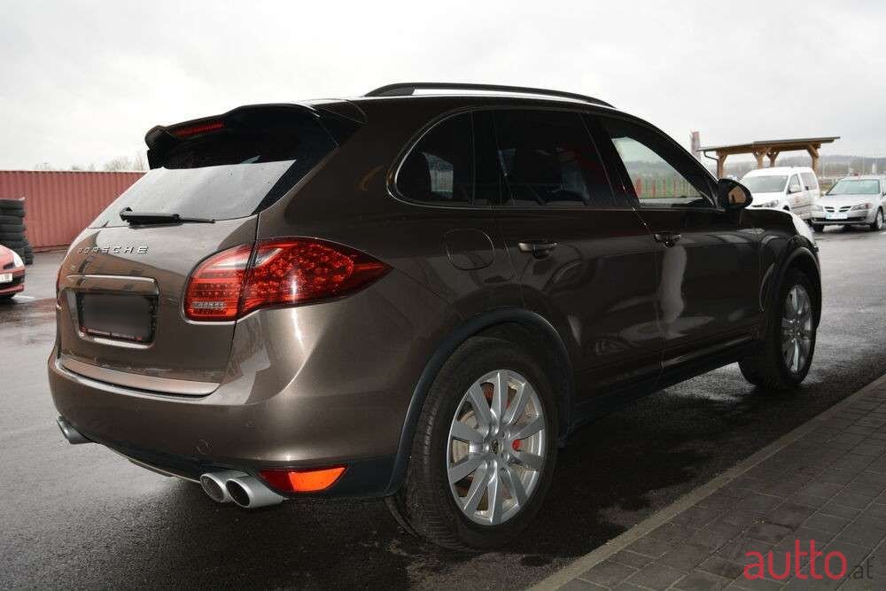 2010' Porsche Cayenne photo #4
