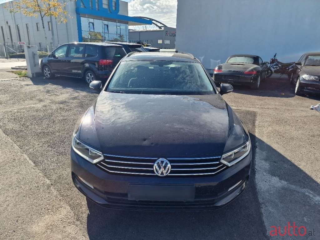 2018' Volkswagen Passat photo #1