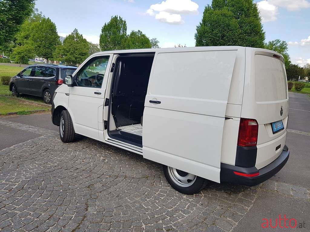 2015' Volkswagen T6 photo #3