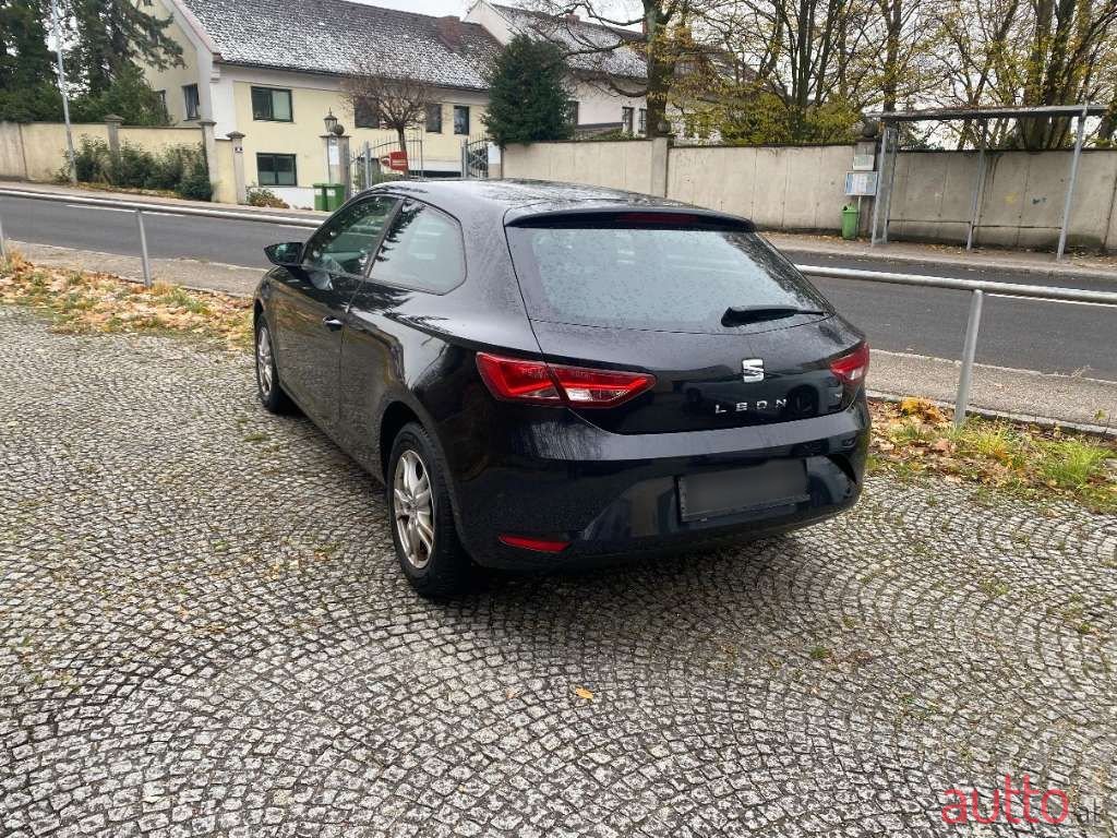 2013' SEAT Leon photo #2