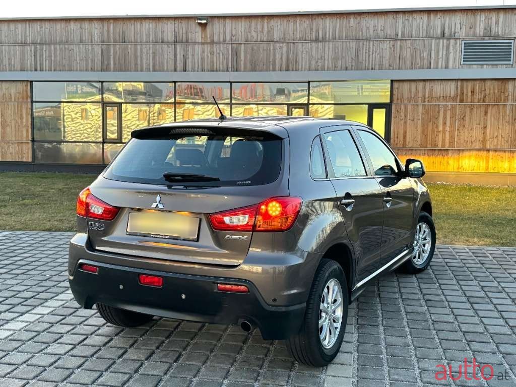 2011' Mitsubishi ASX photo #6