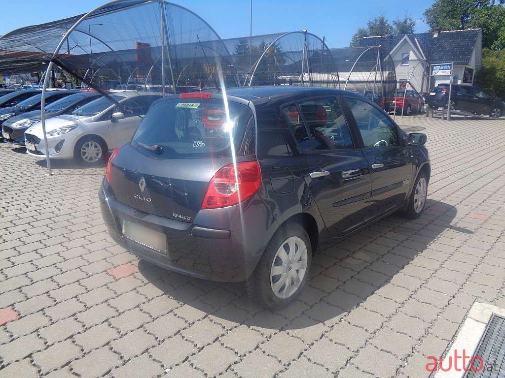 2007' Renault Clio photo #4