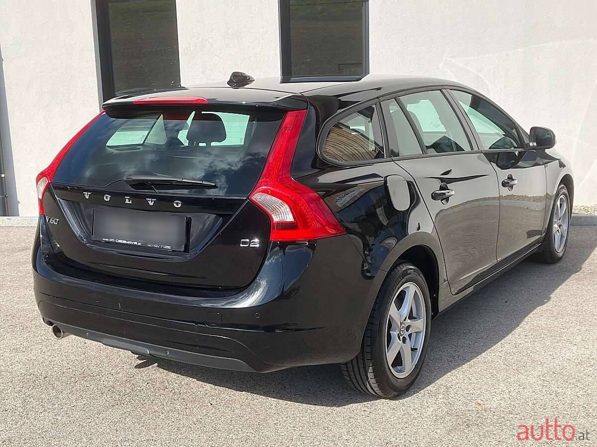 2016' Volvo V60 photo #5