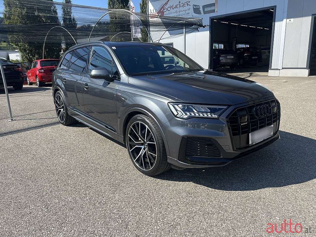 2020' Audi Q7 photo #3