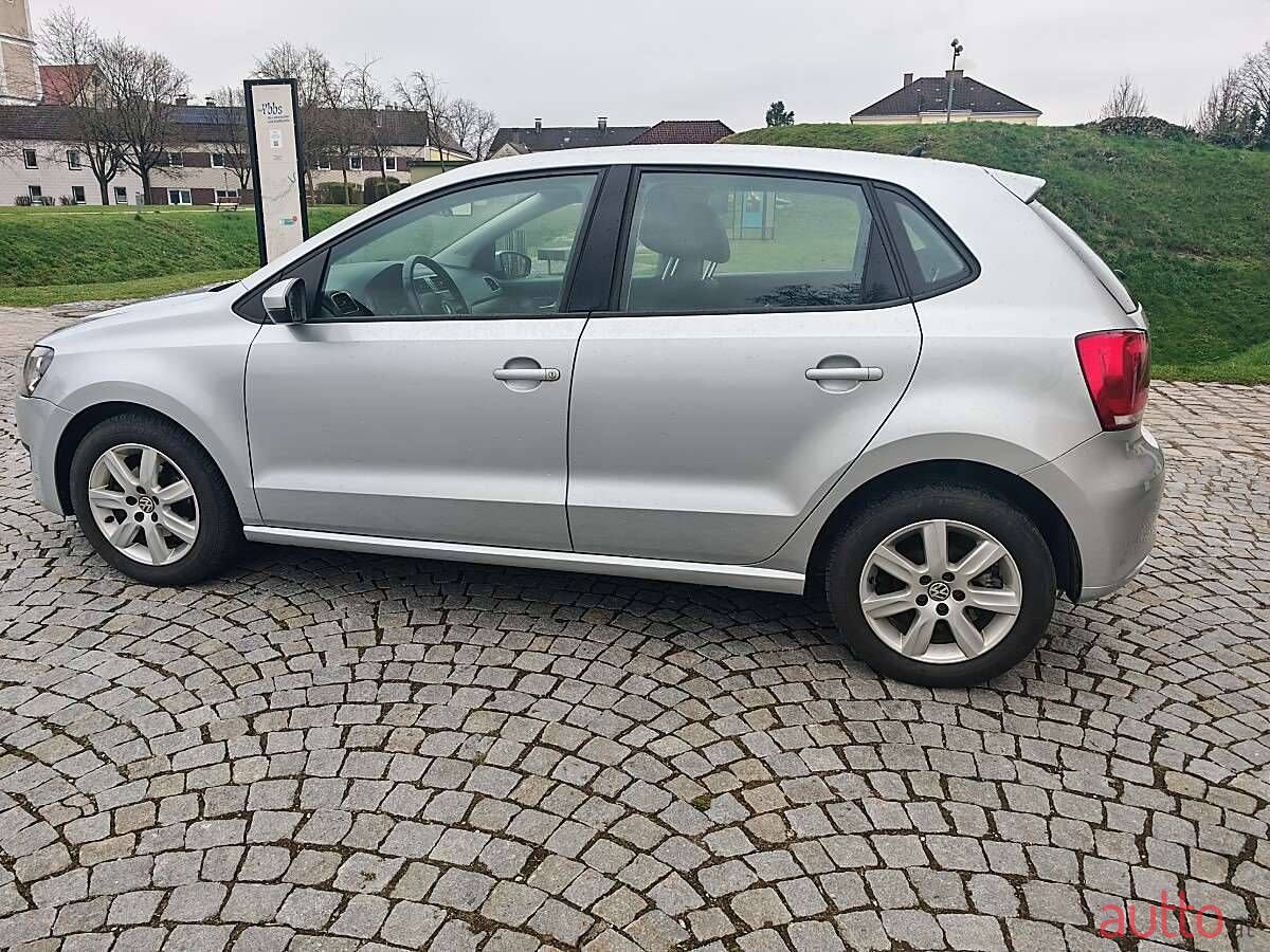 2009' Volkswagen Polo photo #5