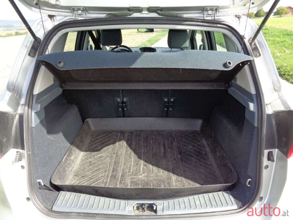 2012' Ford C-MAX photo #6