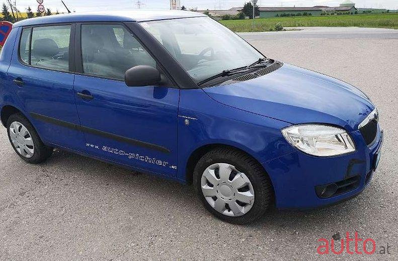 2009' Skoda Fabia photo #4