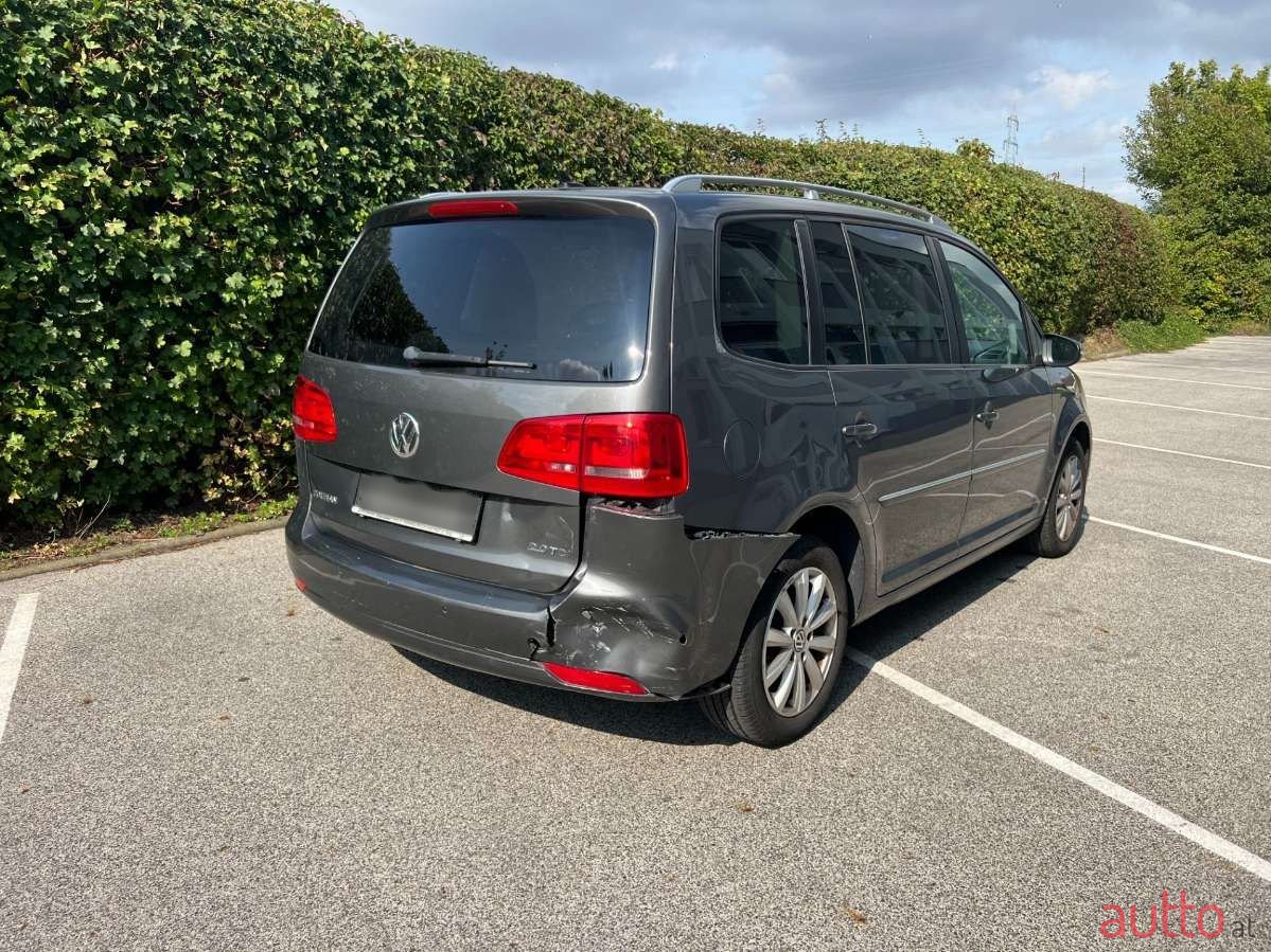 2014' Volkswagen Touran photo #5