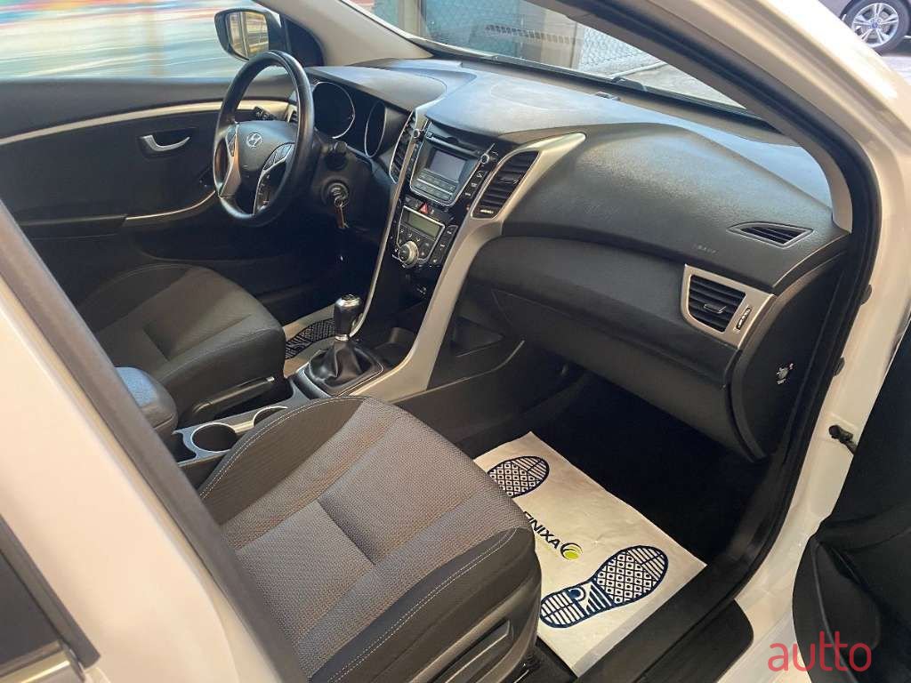 2017' Hyundai i30 photo #4