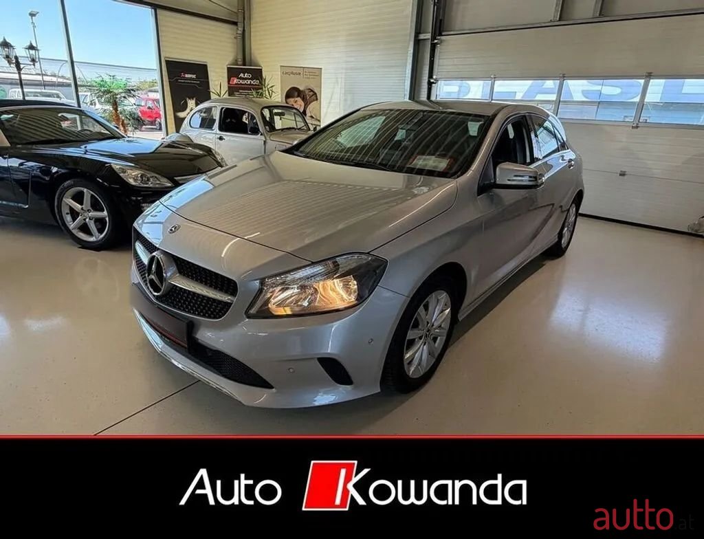 2017' Mercedes-Benz A-Klasse photo #1