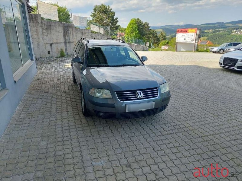 2005' Volkswagen Passat photo #3