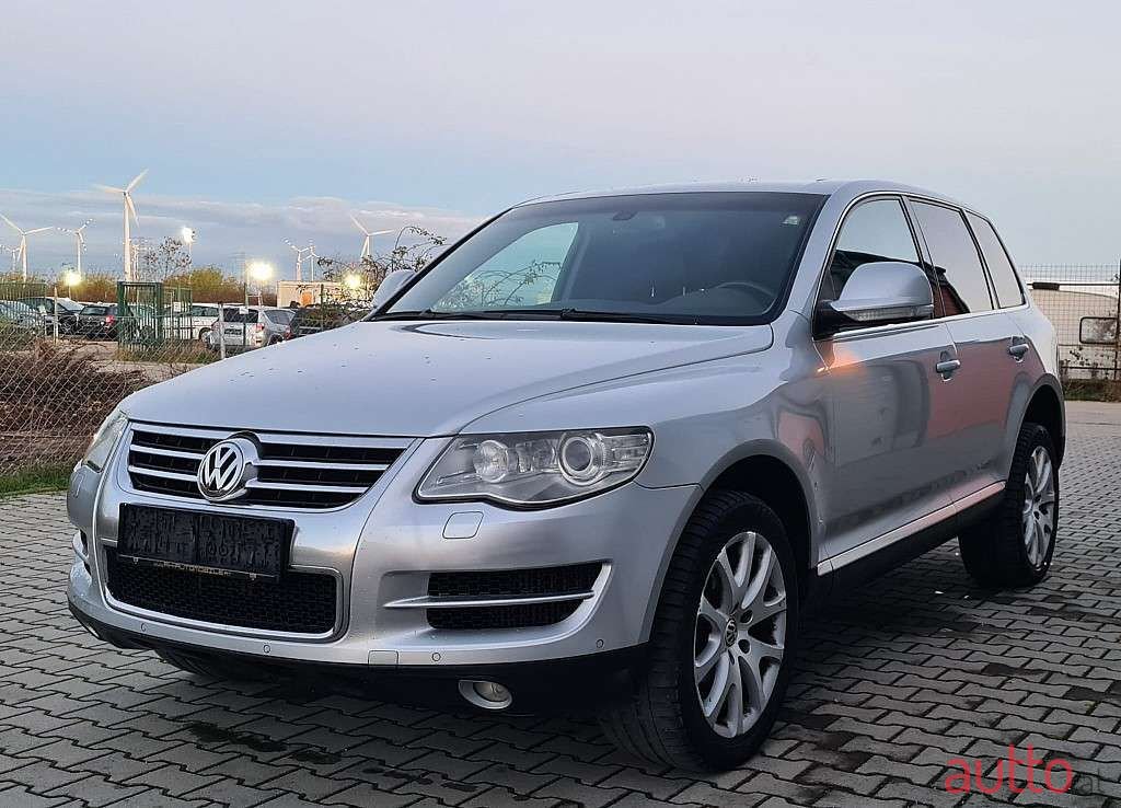 2007' Volkswagen Touareg photo #1