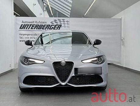 2021' Alfa Romeo Giulia photo #2