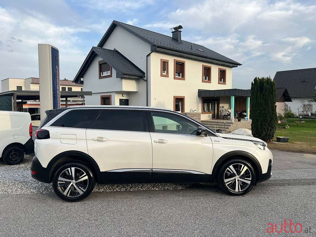 2017' Peugeot 5008 photo #6