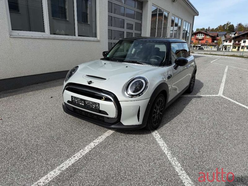 2022' MINI Cooper photo #3