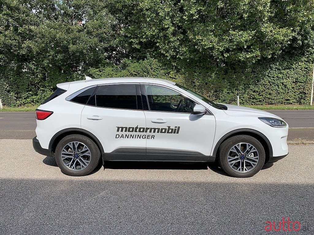 2021' Ford Kuga photo #3