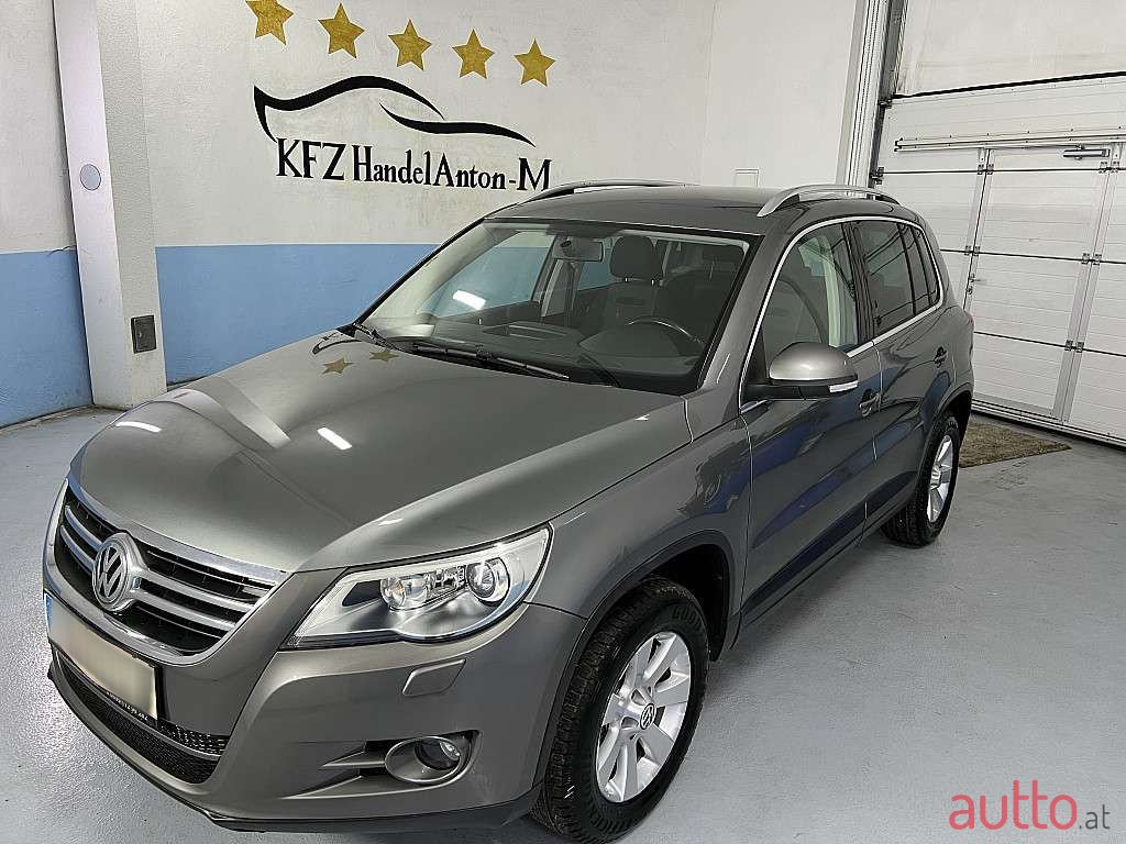 2009' Volkswagen Tiguan photo #1