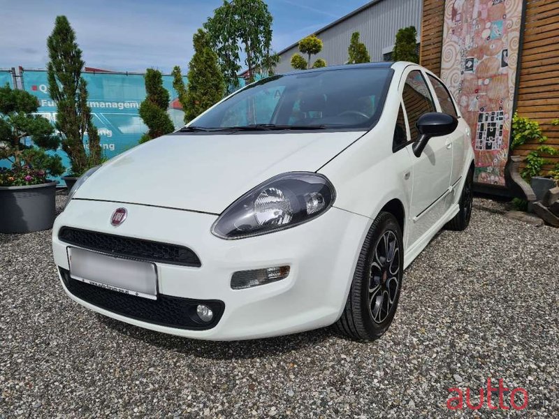 2016' Fiat Punto photo #2