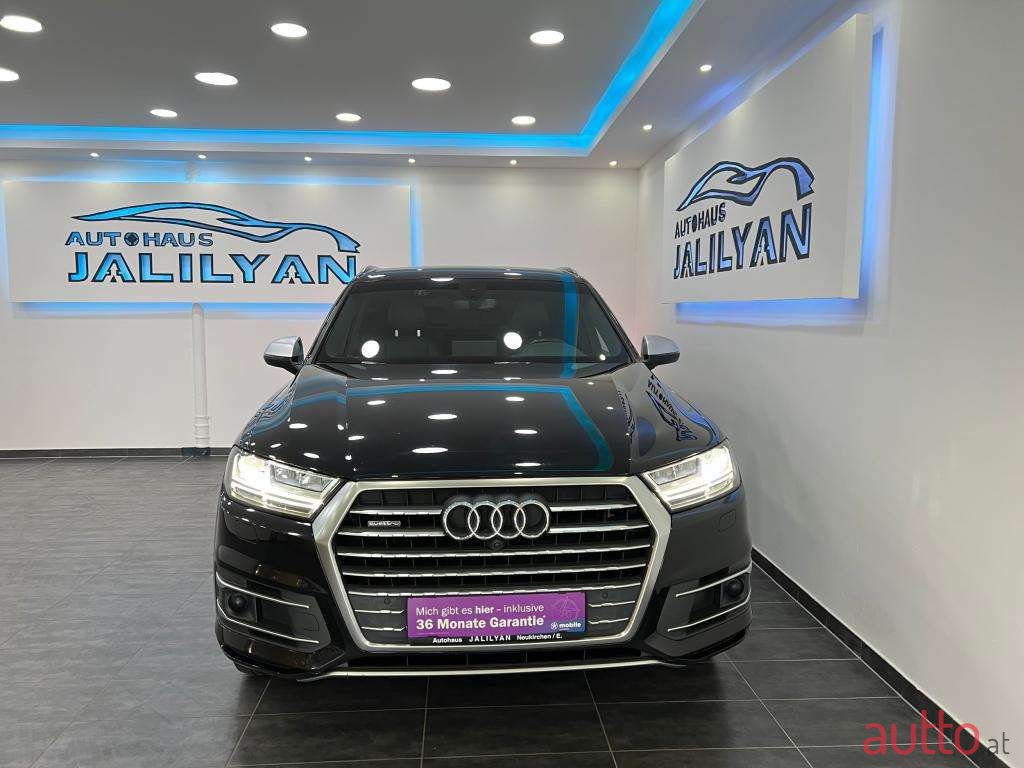 2018' Audi Q7 photo #2
