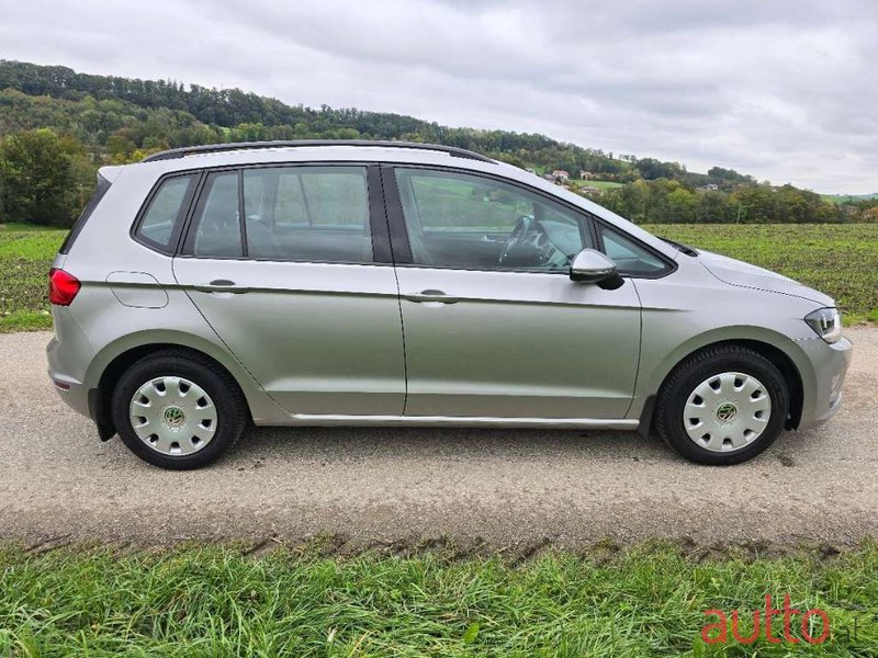 2015' Volkswagen Golf photo #4