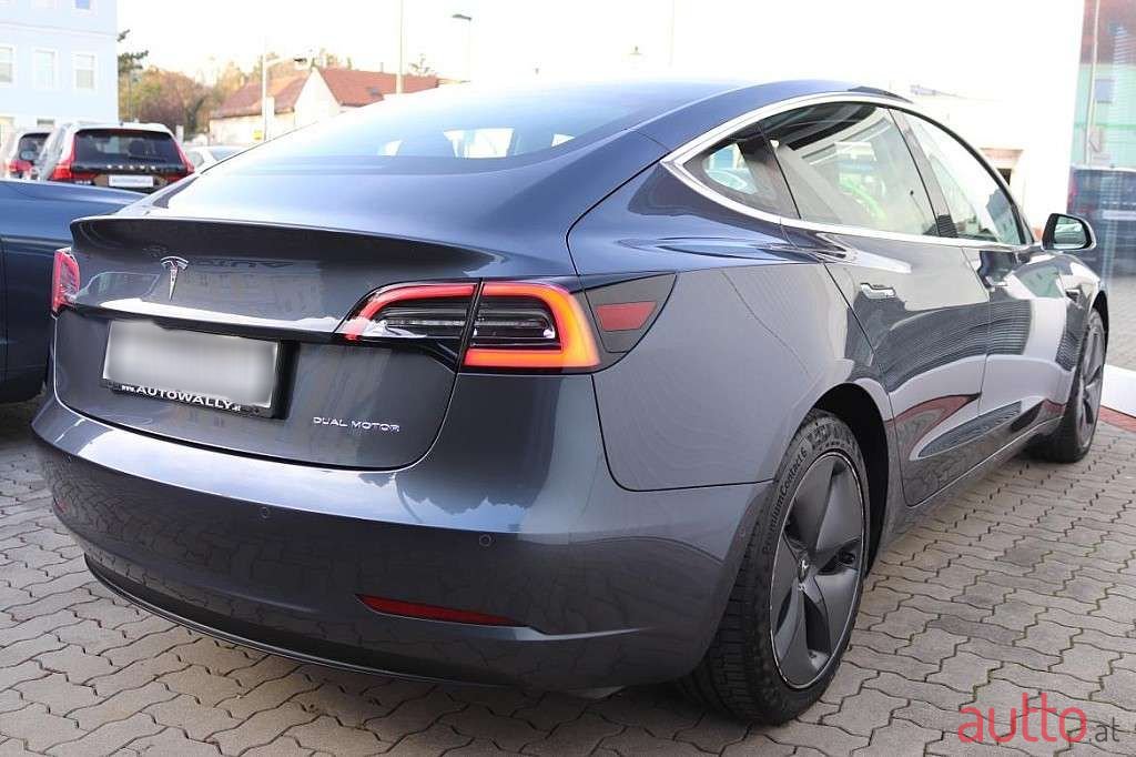 2020' Tesla Model 3 photo #3