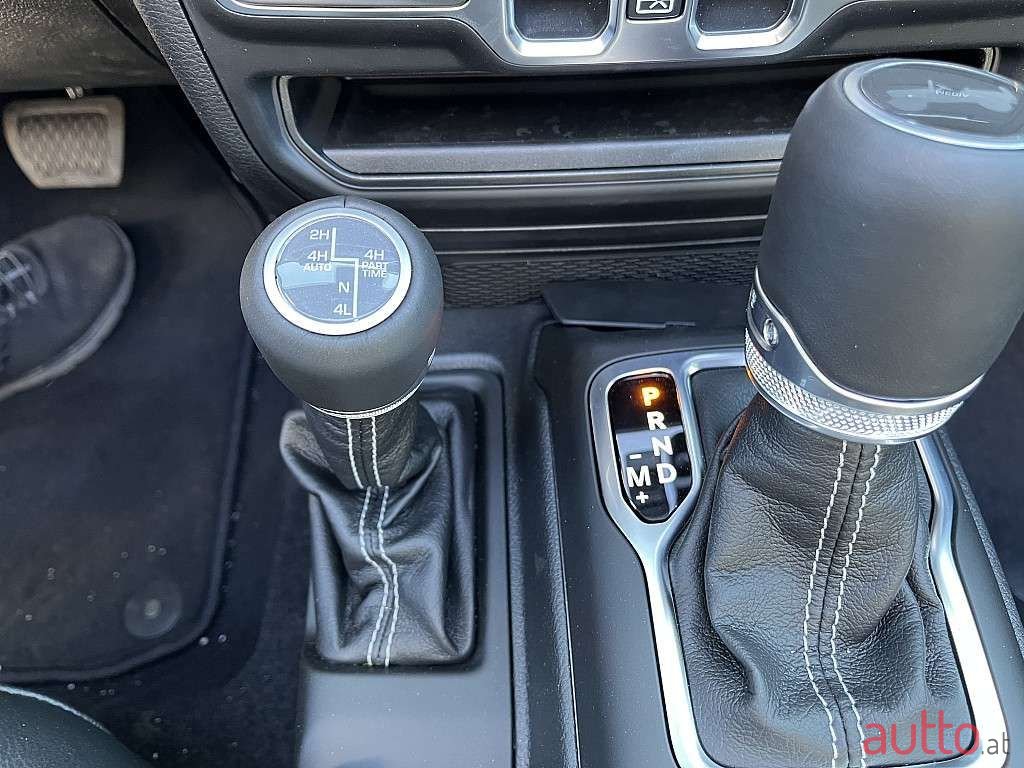 2023' Jeep Wrangler photo #6