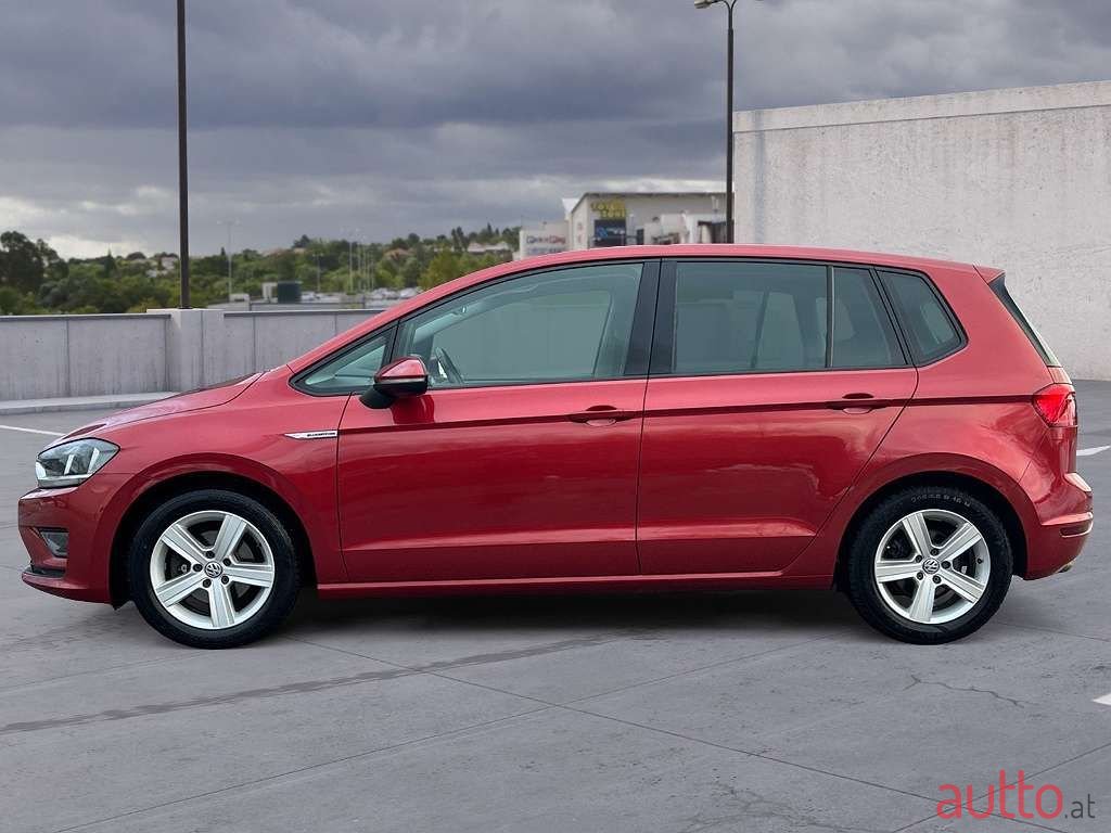 2015' Volkswagen Golf photo #2