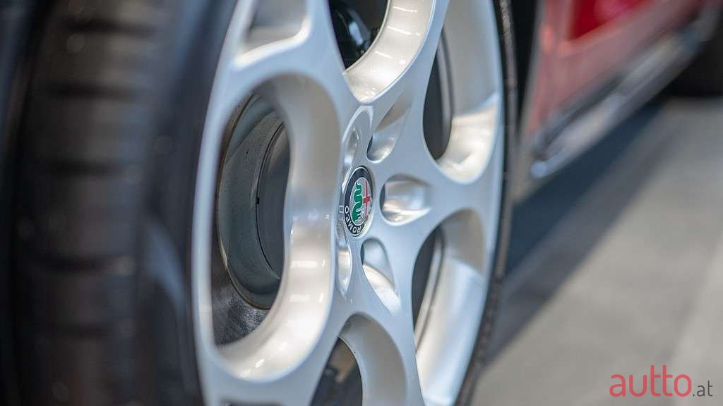 2022' Alfa Romeo Stelvio photo #6