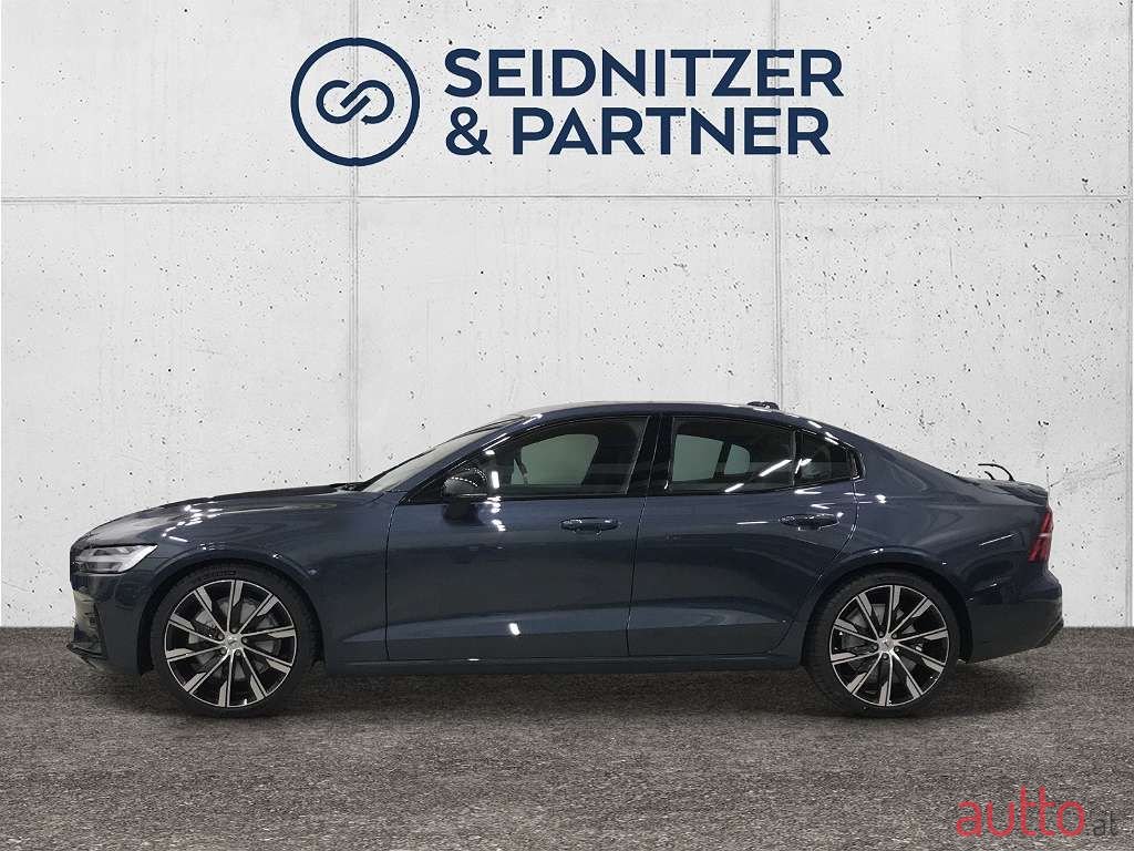 2023' Volvo S60 photo #3