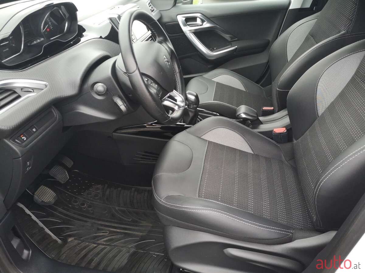 2018' Peugeot 2008 photo #6