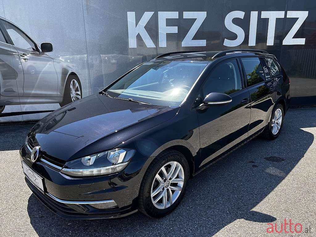 2018' Volkswagen Golf photo #2