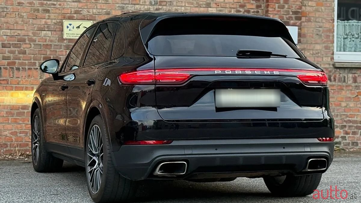 2018' Porsche Cayenne photo #6