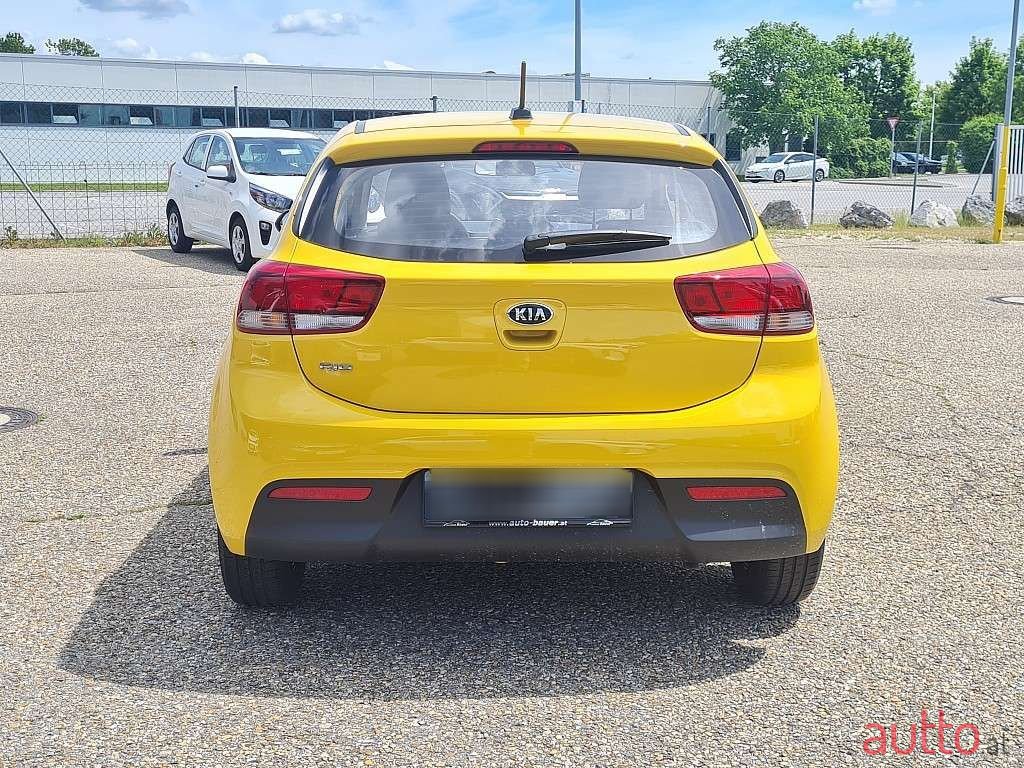 2021' Kia Rio photo #3