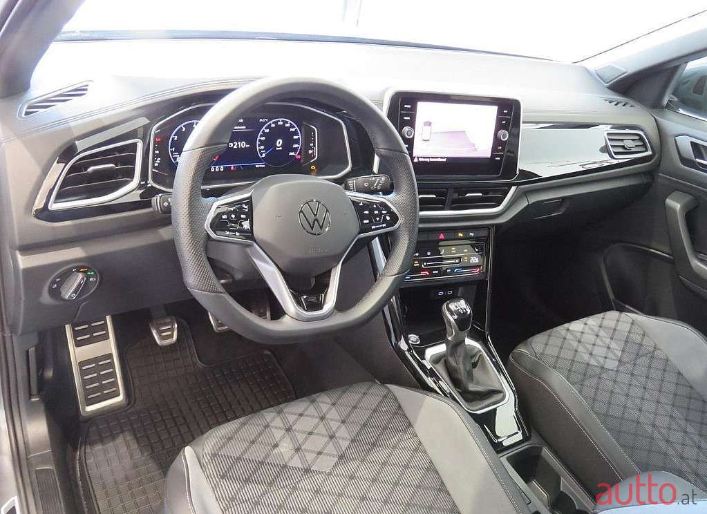 2022' Volkswagen T-Roc photo #4