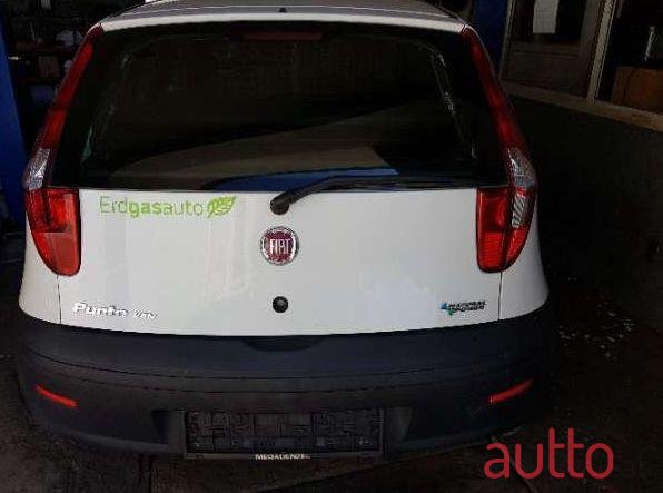 2009' Fiat Punto photo #4
