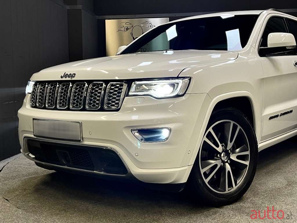 2019' Jeep Grand Cherokee photo #1