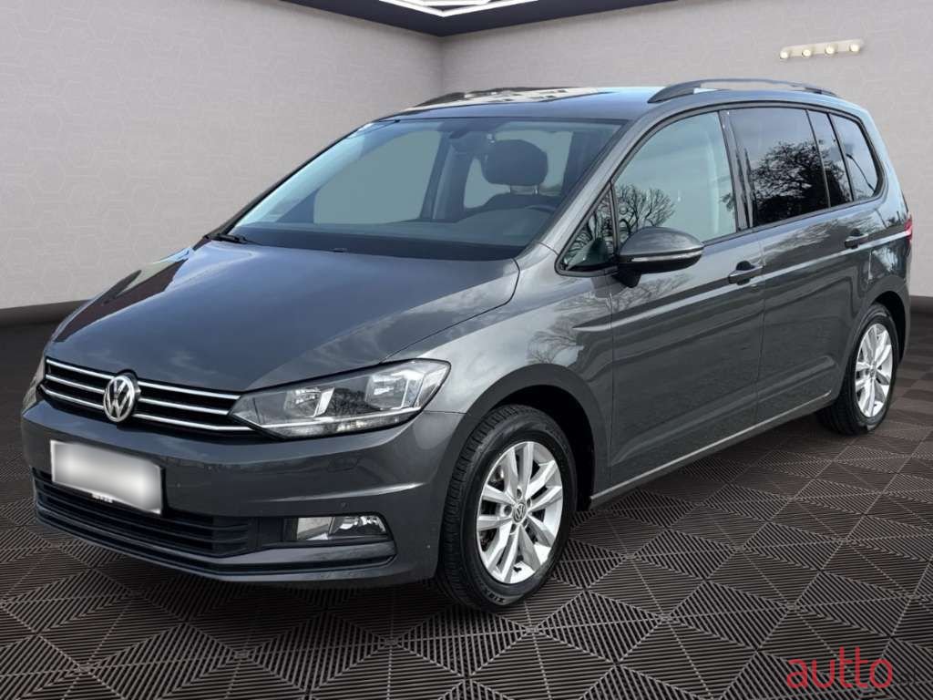 2016' Volkswagen Touran photo #1