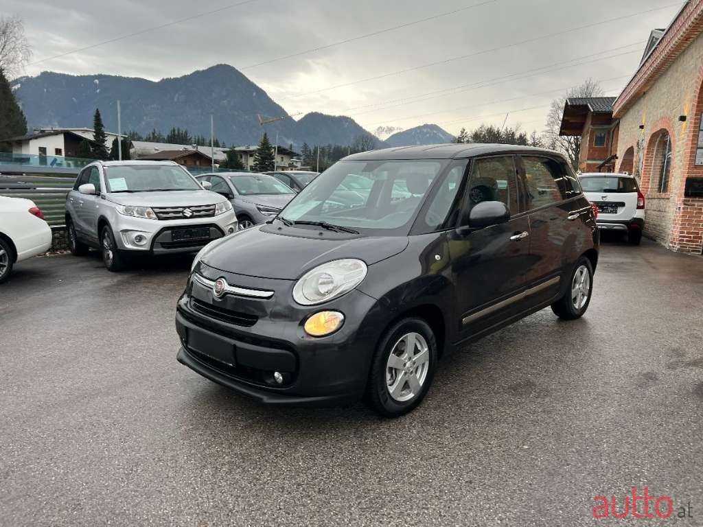 2015' Fiat 500L photo #2