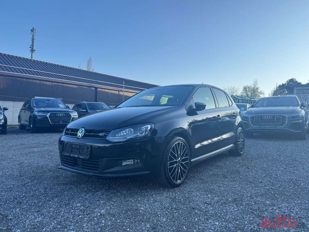 2017' Volkswagen Polo photo #3