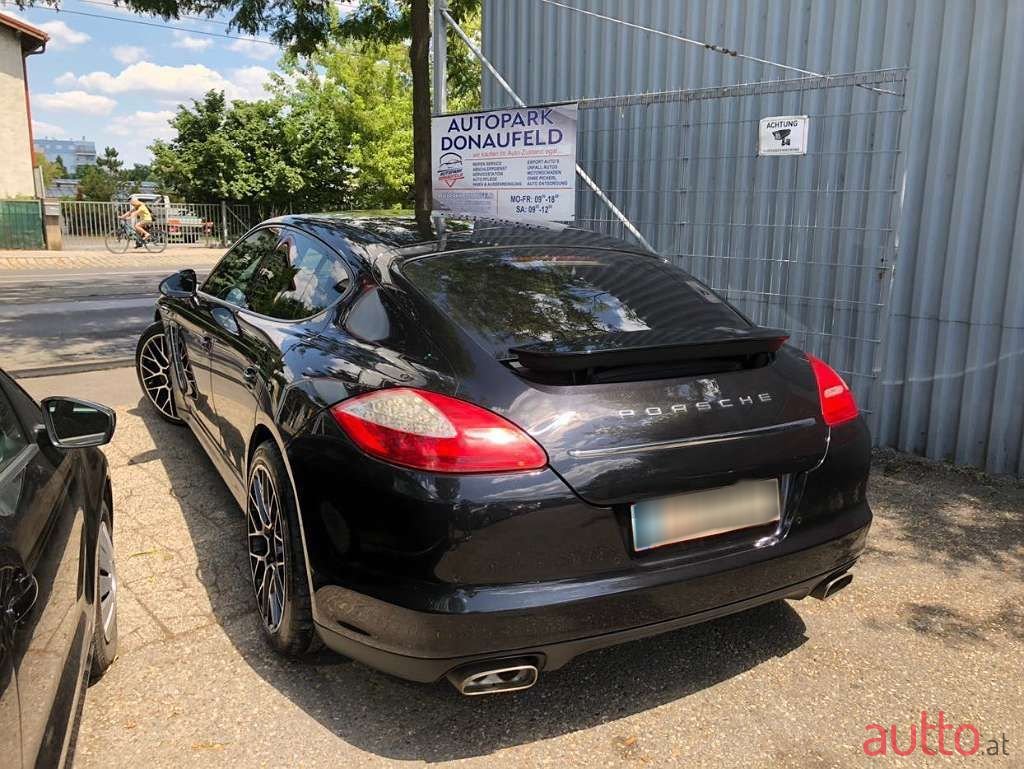 2012' Porsche Panamera photo #2