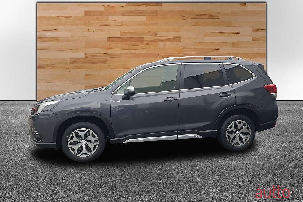 2024' Subaru Forester photo #2