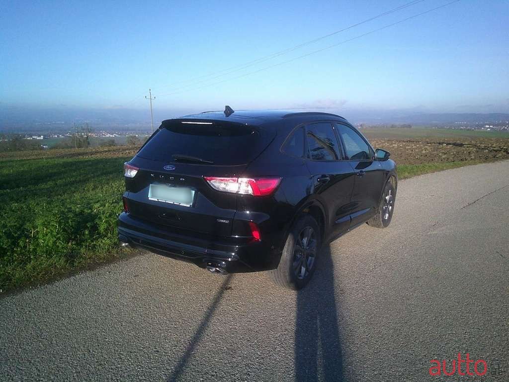 2023' Ford Kuga photo #1