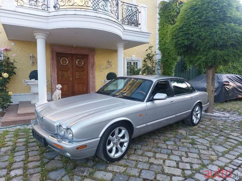 2000' Jaguar XJ photo #1