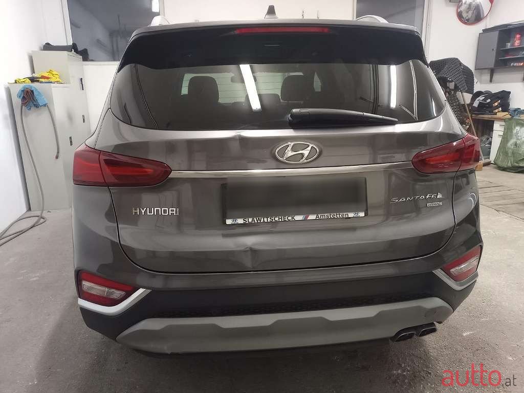 2020' Hyundai Santa Fe photo #5